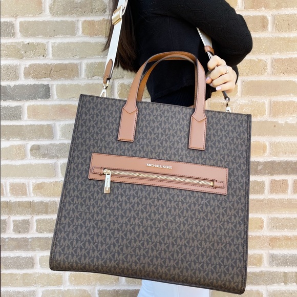 Michael Kors Handbags - Gaby’sBags💕NWT Michael Kors XL Tote Satchel bag